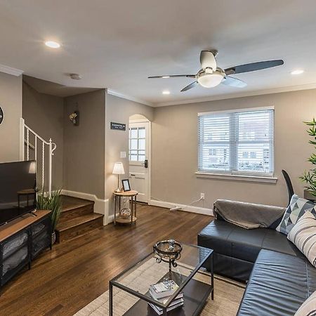 Beautiful 3Br 2Ba House With Cozy Backyard By Cozysuites Alexandria Luaran gambar