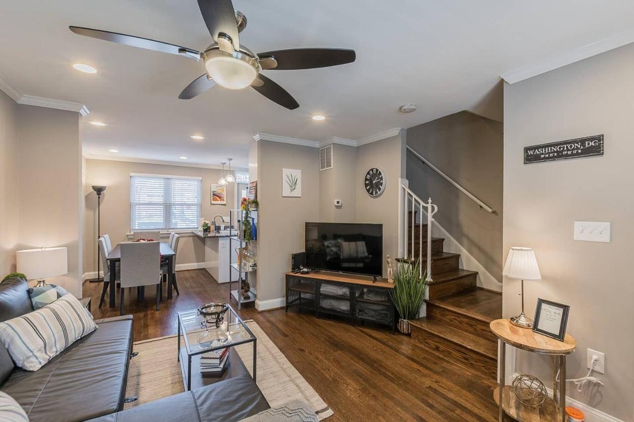 Beautiful 3Br 2Ba House With Cozy Backyard By Cozysuites Alexandria Luaran gambar