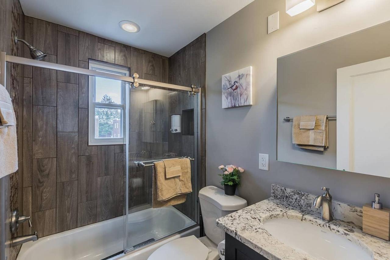 Beautiful 3Br 2Ba House With Cozy Backyard By Cozysuites Alexandria Luaran gambar