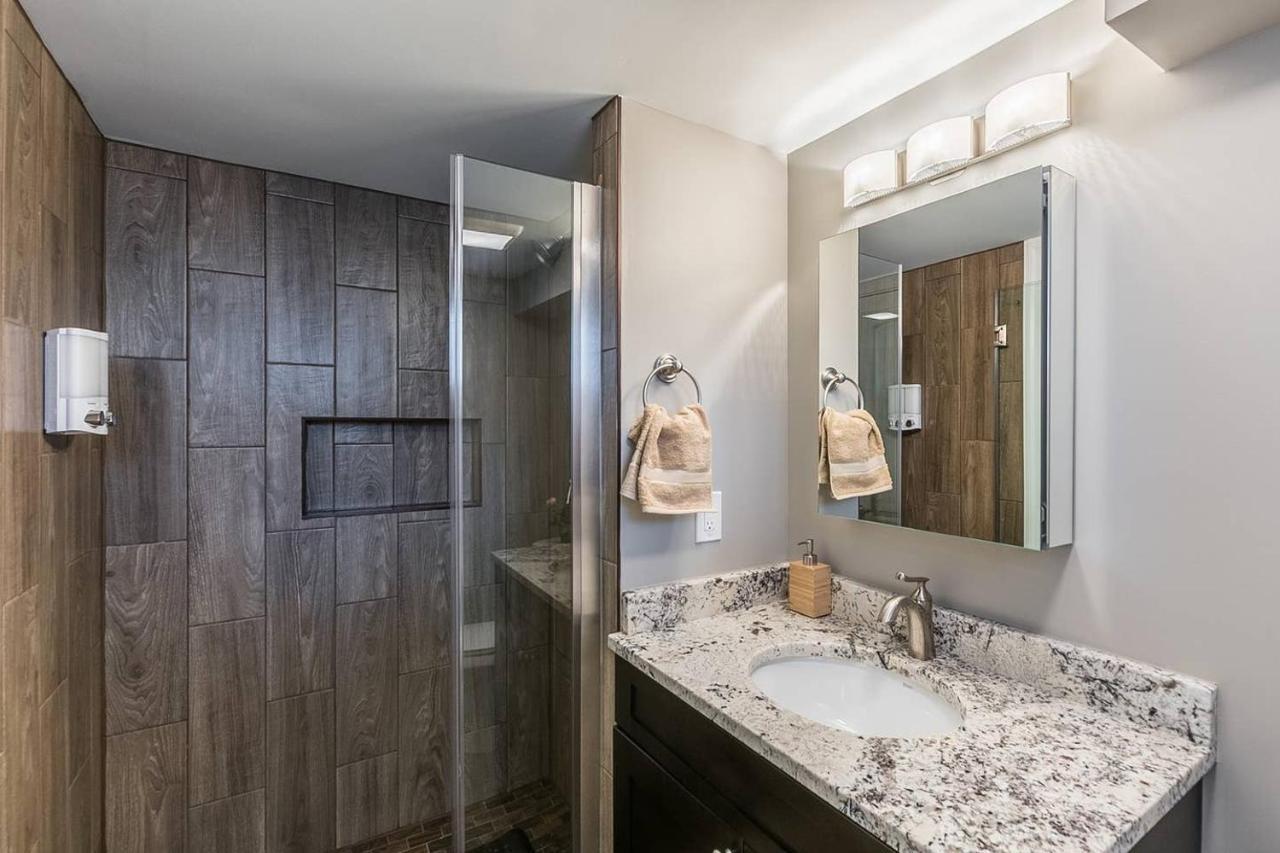 Beautiful 3Br 2Ba House With Cozy Backyard By Cozysuites Alexandria Luaran gambar
